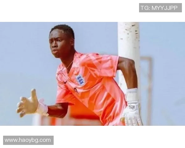 2002年出生的足球新星长发飘逸白净少年魅力引人注目